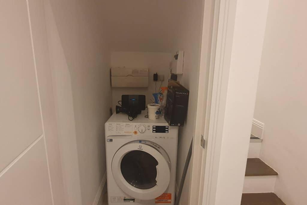 דירות לונדון Luxurious Hidden Gem In Wandsworth מראה חיצוני תמונה