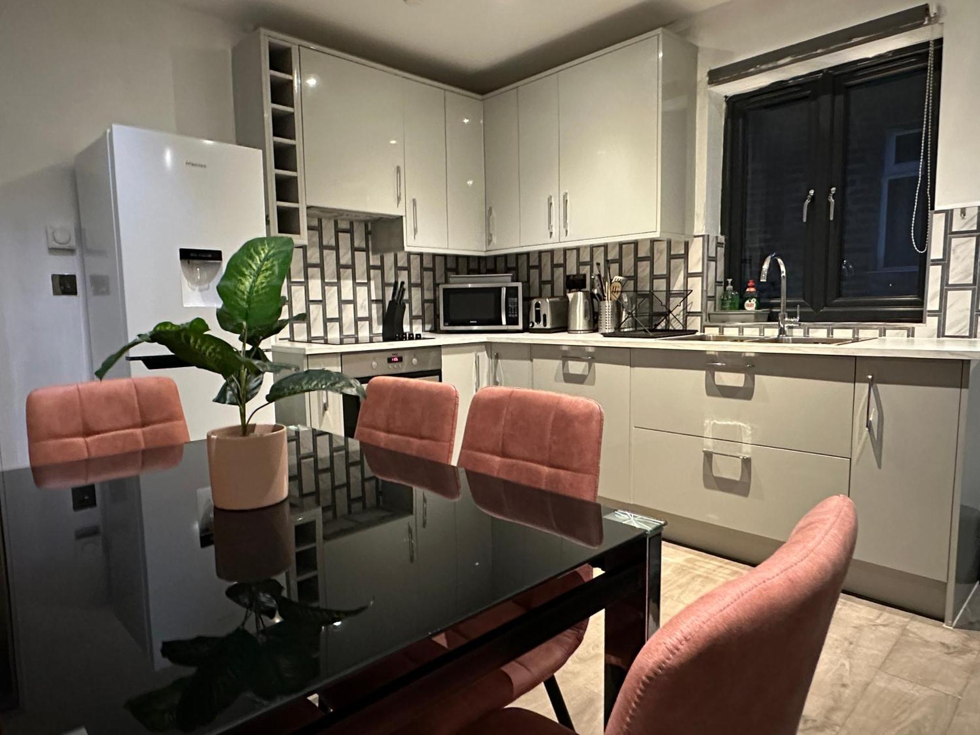 דירות לונדון Luxurious Hidden Gem In Wandsworth מראה חיצוני תמונה