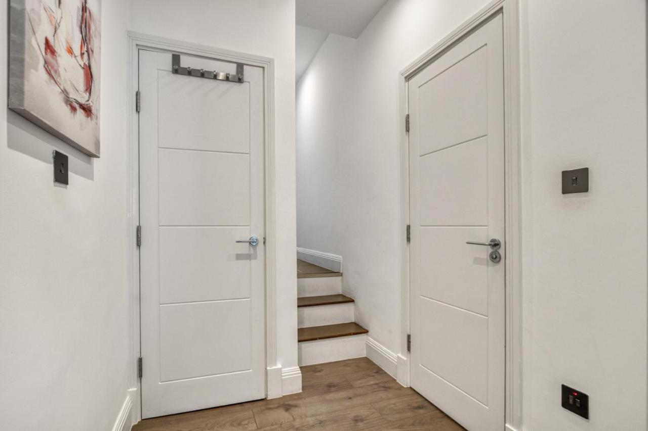 דירות לונדון Luxurious Hidden Gem In Wandsworth מראה חיצוני תמונה