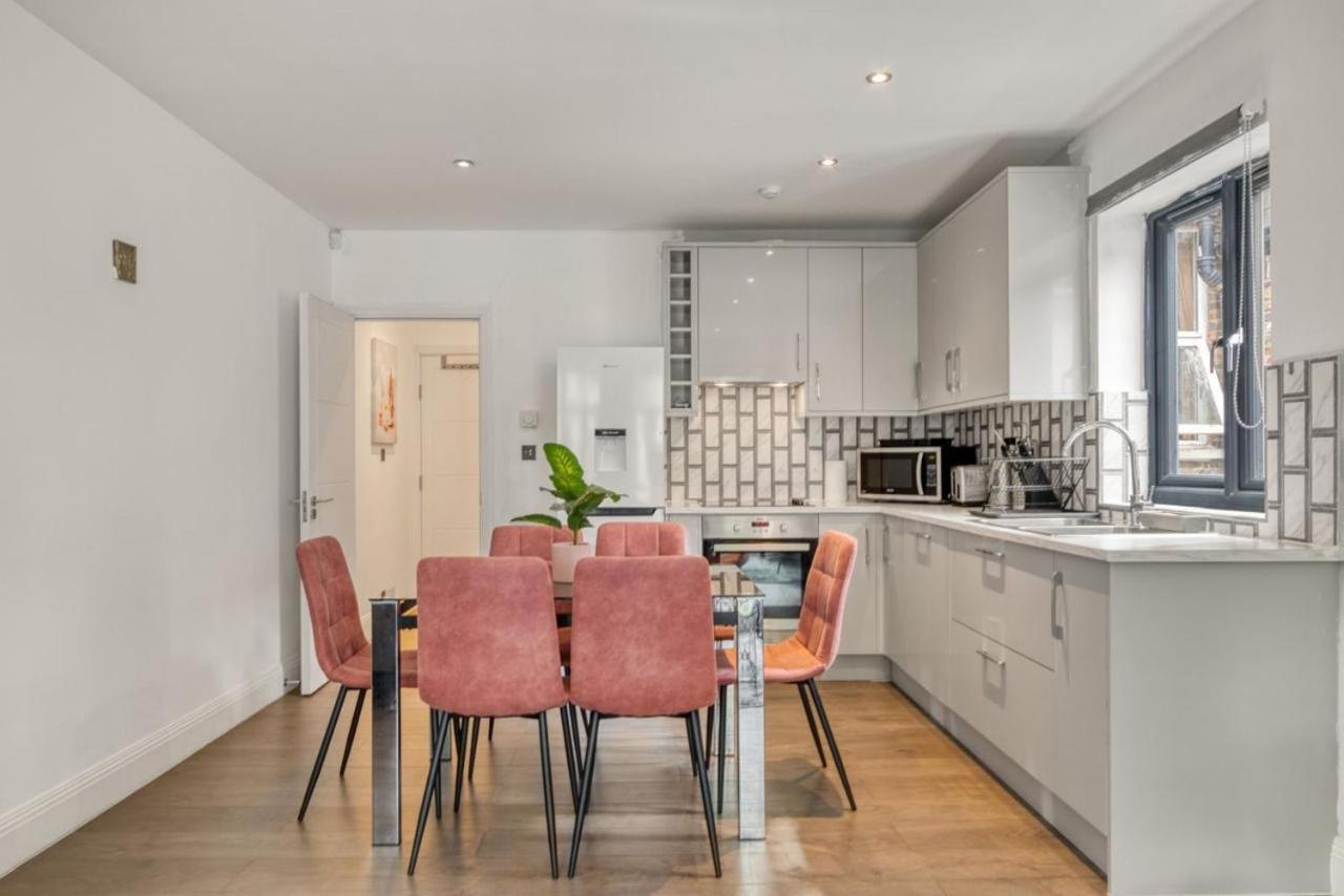 דירות לונדון Luxurious Hidden Gem In Wandsworth מראה חיצוני תמונה