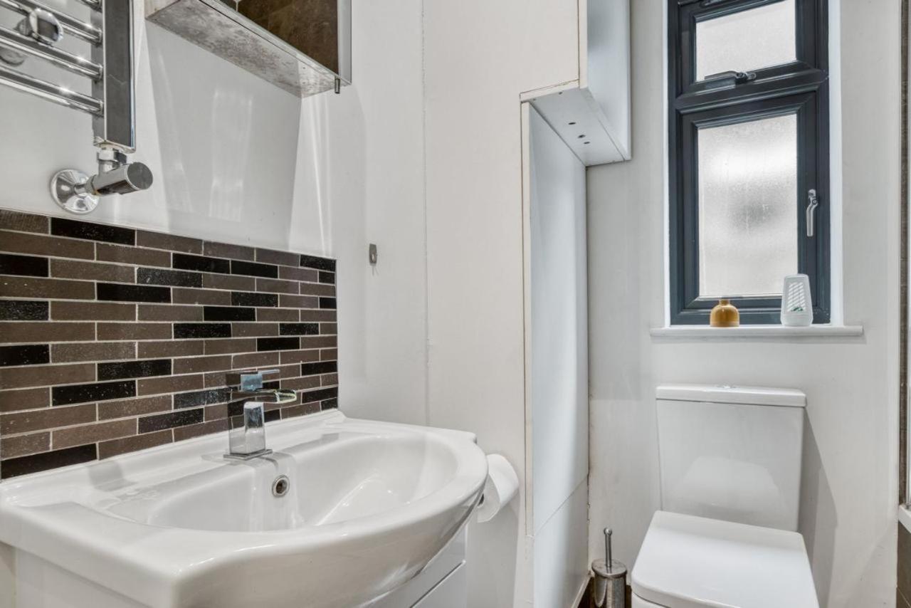דירות לונדון Luxurious Hidden Gem In Wandsworth מראה חיצוני תמונה