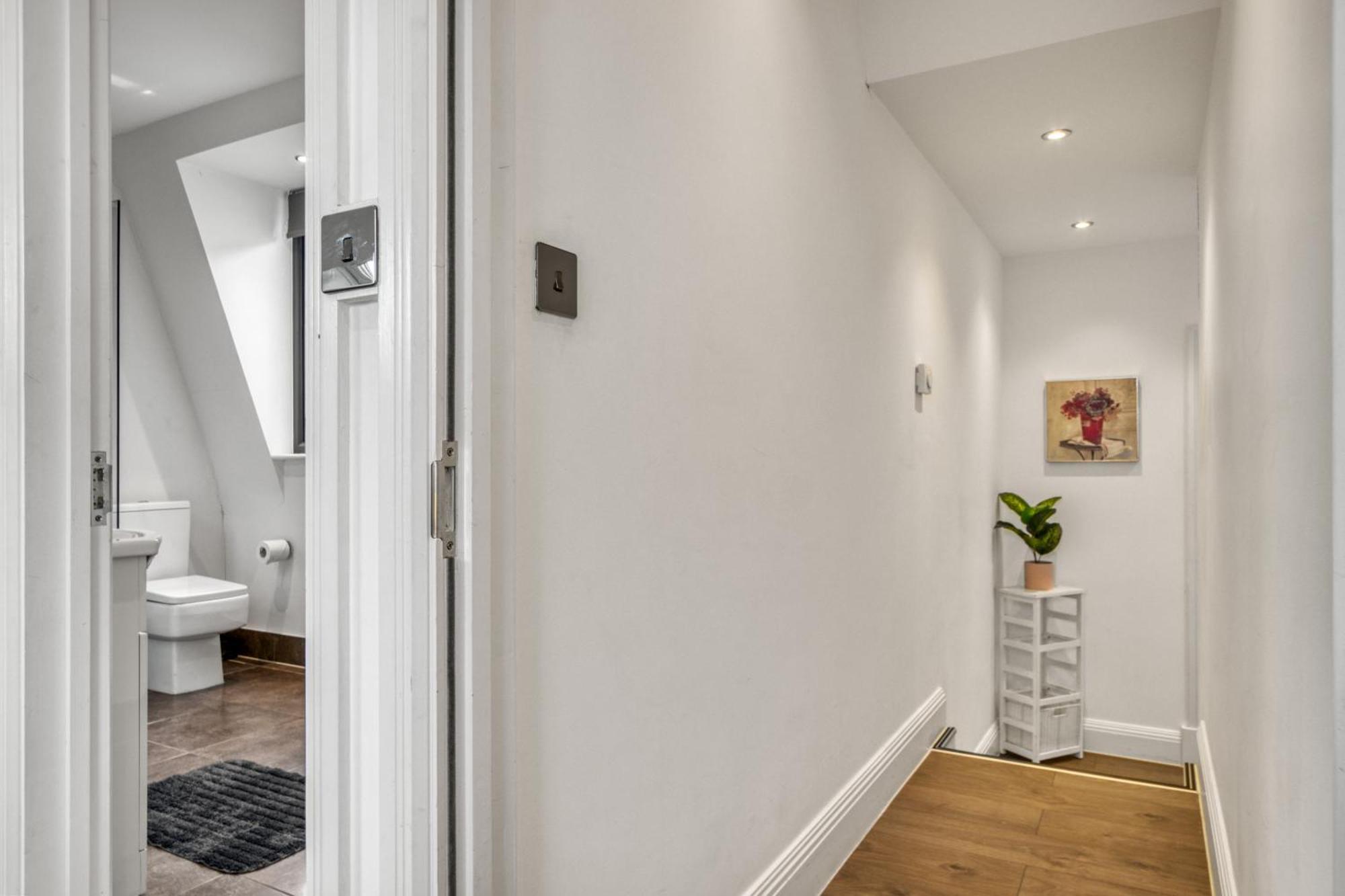 דירות לונדון Luxurious Hidden Gem In Wandsworth מראה חיצוני תמונה