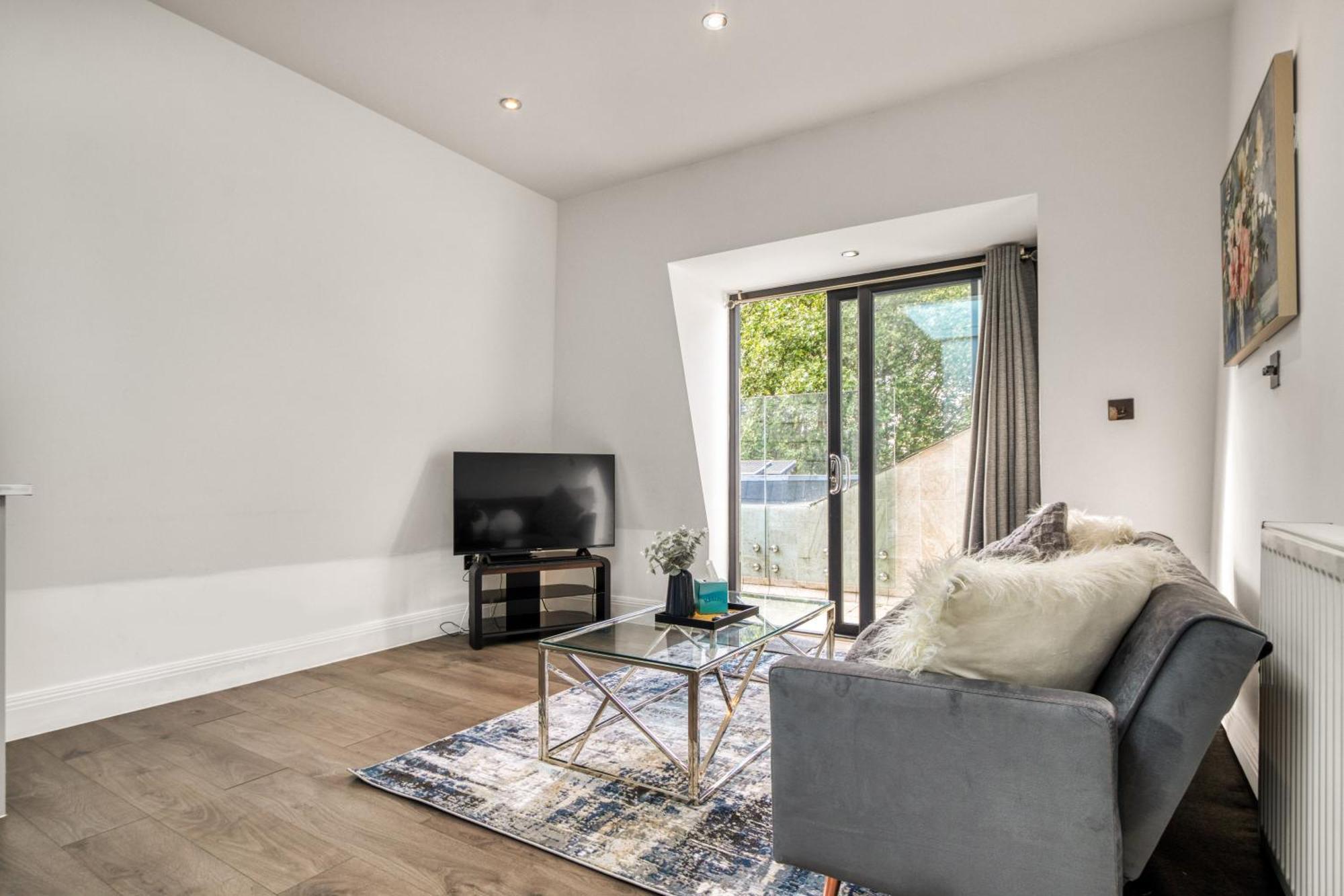 דירות לונדון Luxurious Hidden Gem In Wandsworth מראה חיצוני תמונה